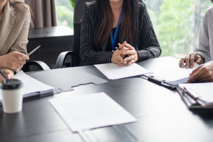 Alex Nabuco dos Santos analisa como os juros altos afetam a classe média no financiamento de imóveis.