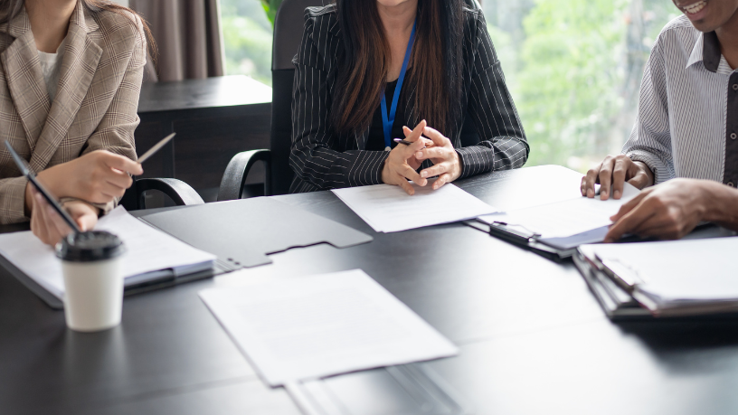 Alex Nabuco dos Santos analisa como os juros altos afetam a classe média no financiamento de imóveis.