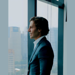 Ian dos Anjos Cunha mostra como a verdadeira liderança inspira reflexão e autonomia, em vez de apenas oferecer respostas prontas.