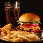 Entre a conveniência e o perigo: Alexandre Costa Pedrosa alerta sobre os impactos silenciosos dos ultraprocessados na saúde moderna.