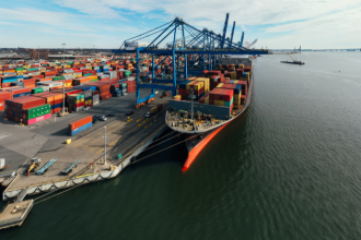 Aumento do imposto de importação como política industrial: impactos, riscos e oportunidades para o Brasil